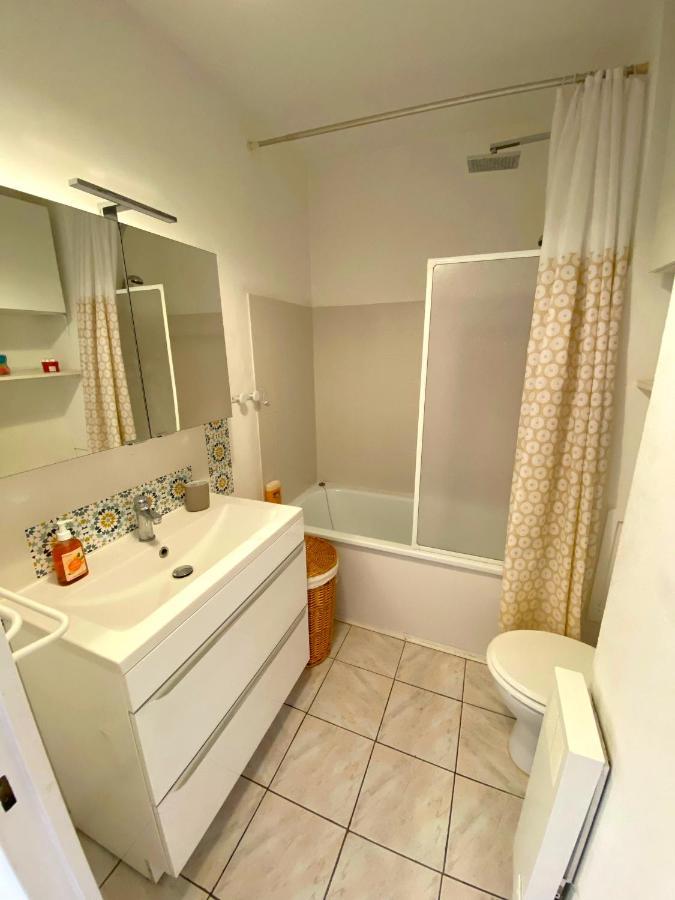 Appart 4 Pers Dans Residence Avec Piscine A 10 Min De La Plage ซานารี-ซูร์-แมร์ ภายนอก รูปภาพ